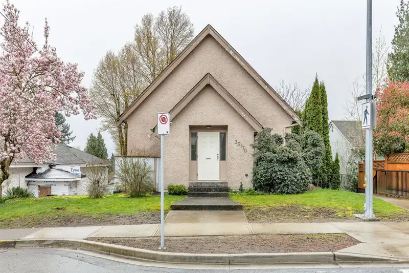 33170 7 AVENUE - photo 4 of 40
