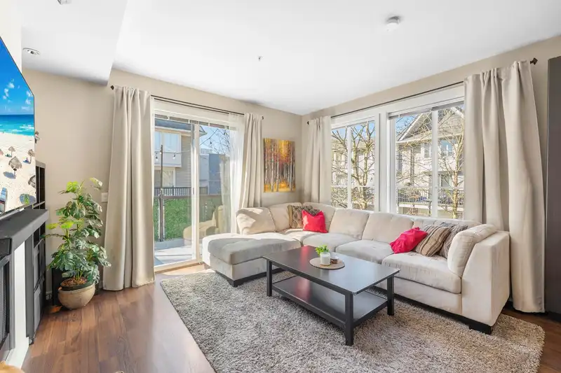 116 2418 AVON PLACE - photo 4 of 40