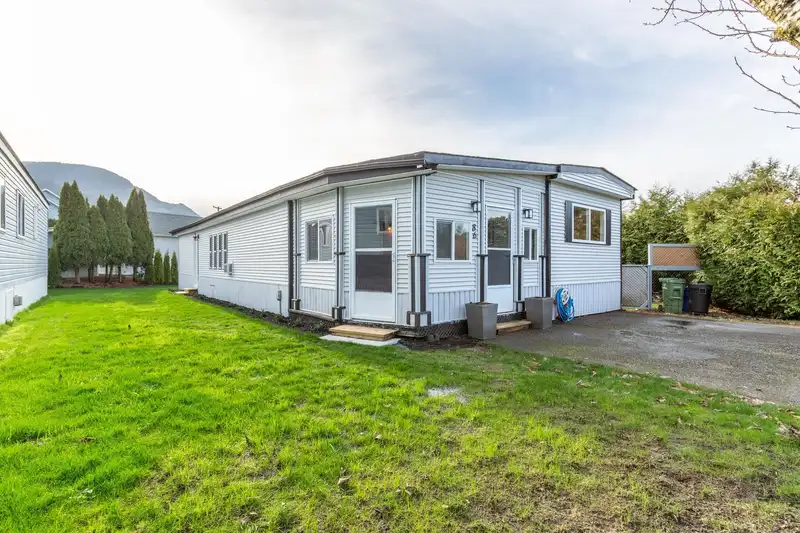 86 5742 UNSWORTH ROAD - photo 4 of 40