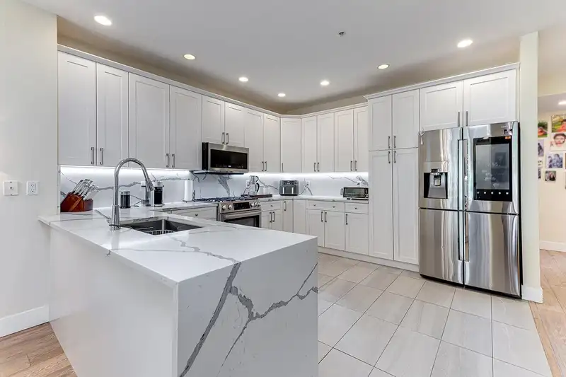9 1705 PARKWAY BOULEVARD - photo 1 of 38