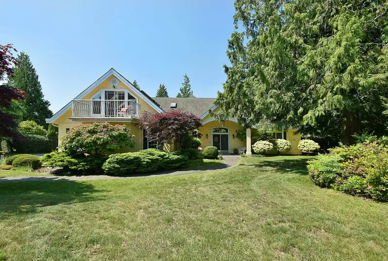 397 VERNON PLACE - photo 1 of 40