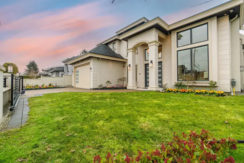 3340 MORESBY DRIVE - photo 3 of 39