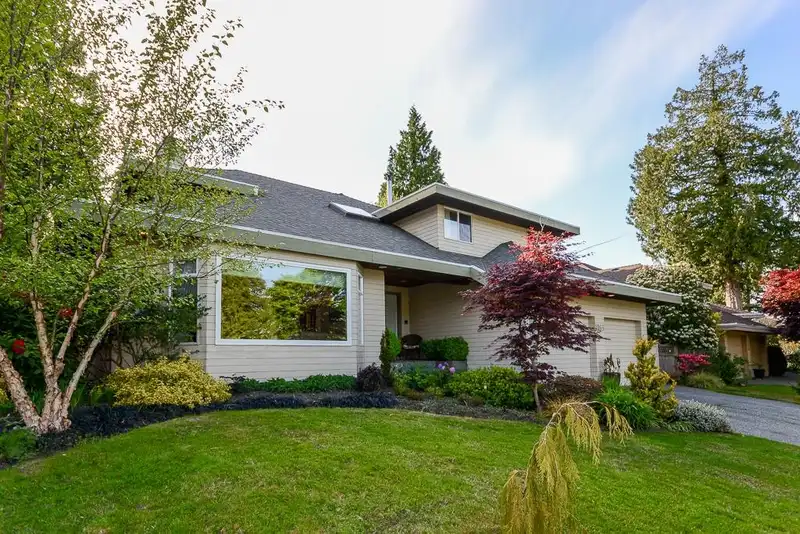 1266 PACIFIC DRIVE - photo 4 of 40