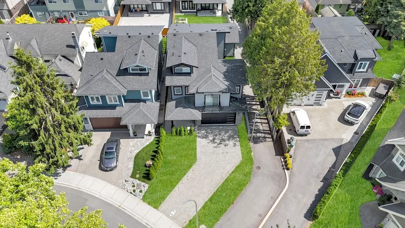 5094A BENTLEY DRIVE - photo 1 of 25