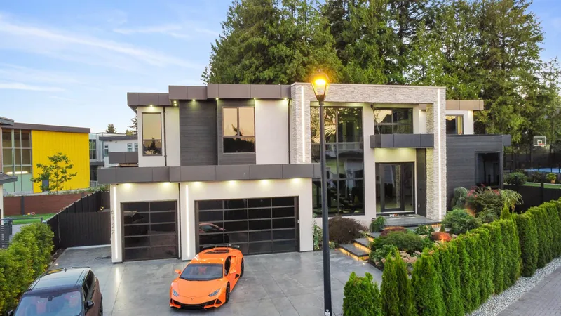 6127 152A STREET - photo 2 of 25