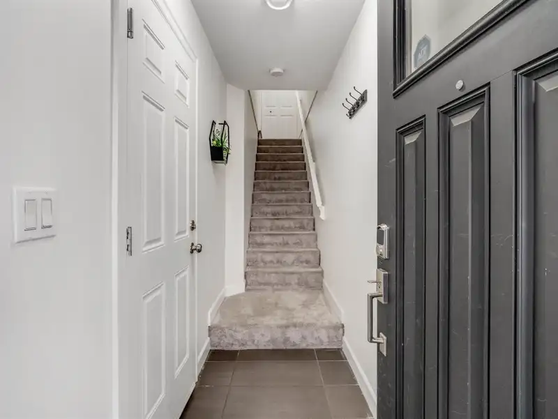 9 15192 62A AVENUE - photo 4 of 20