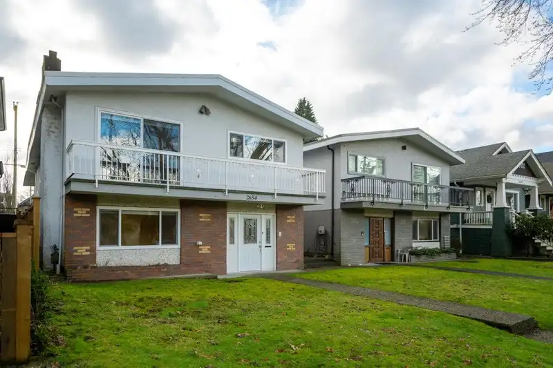 2654 OXFORD STREET - photo 1 of 40