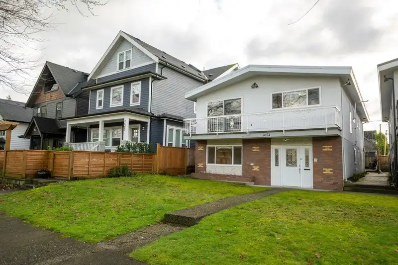 2654 OXFORD STREET - photo 2 of 40