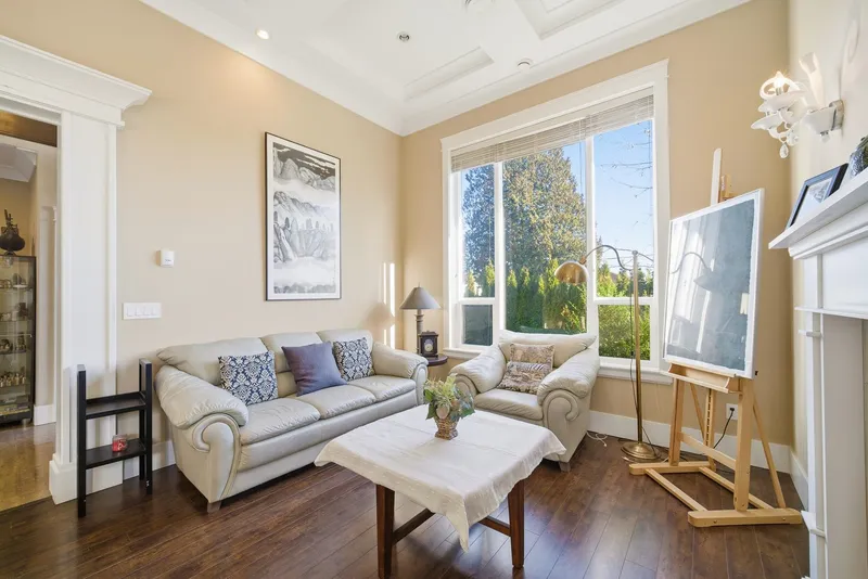 3741 DUNDONALD AVENUE - photo 3 of 25