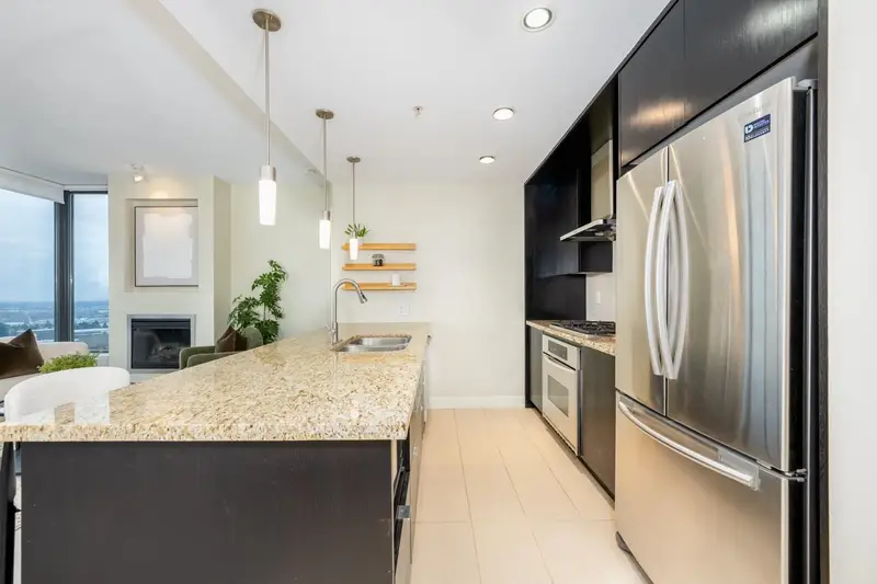 2808 7088 18TH AVENUE - photo 4 of 25