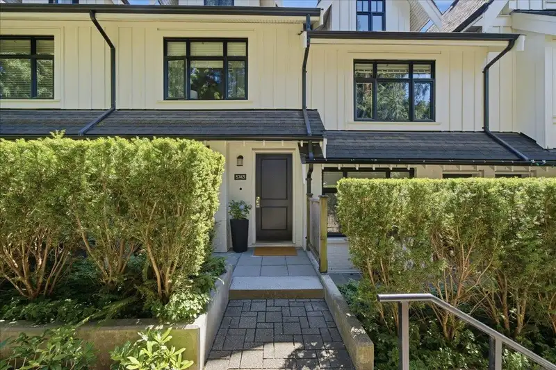 5743 ST GEORGE STREET - photo 2 of 32