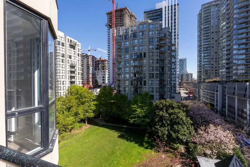 607 55 TENTH STREET - photo 1 of 32
