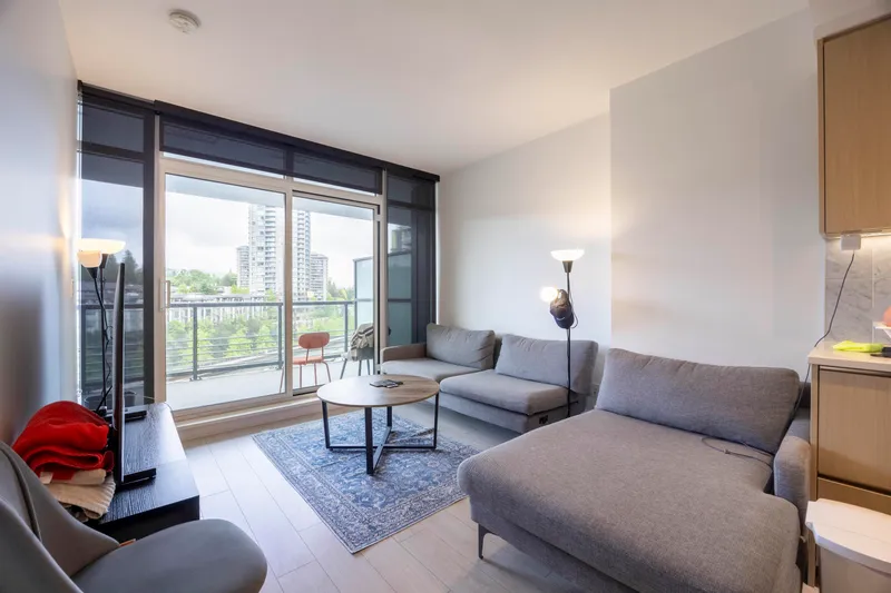 607 4720 LOUGHEED HIGHWAY - photo 4 of 24