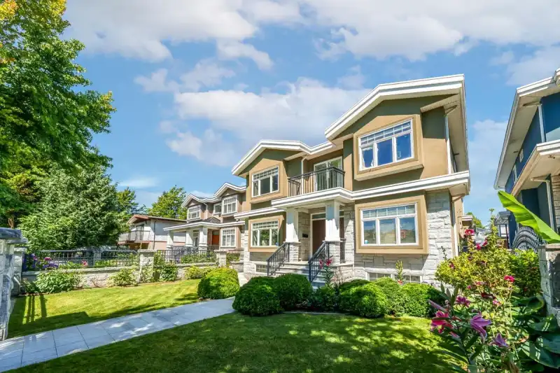 3557 E 47TH AVENUE - photo 1 of 31