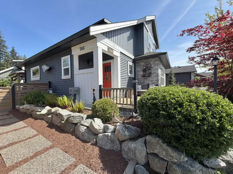 766 COOPER LANE - photo 4 of 40