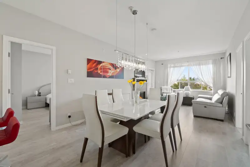 303 288 HAMPTON STREET - photo 1 of 26