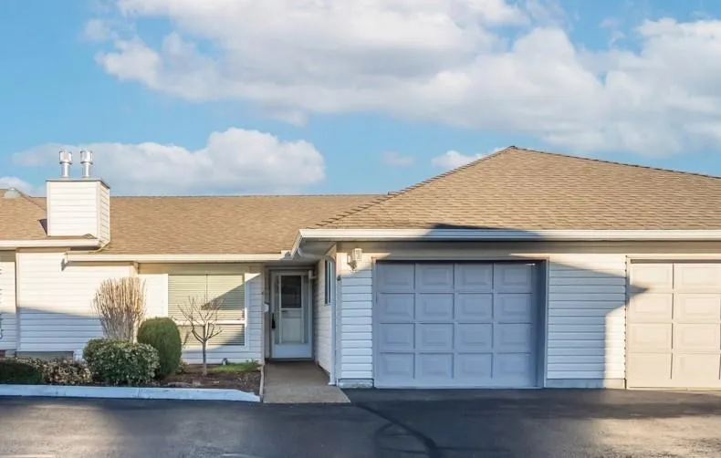 3 32640 MURRAY AVENUE - photo 1 of 25