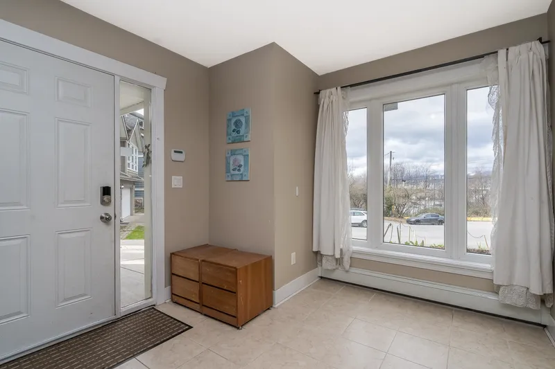 13838 116 AVENUE - photo 2 of 25