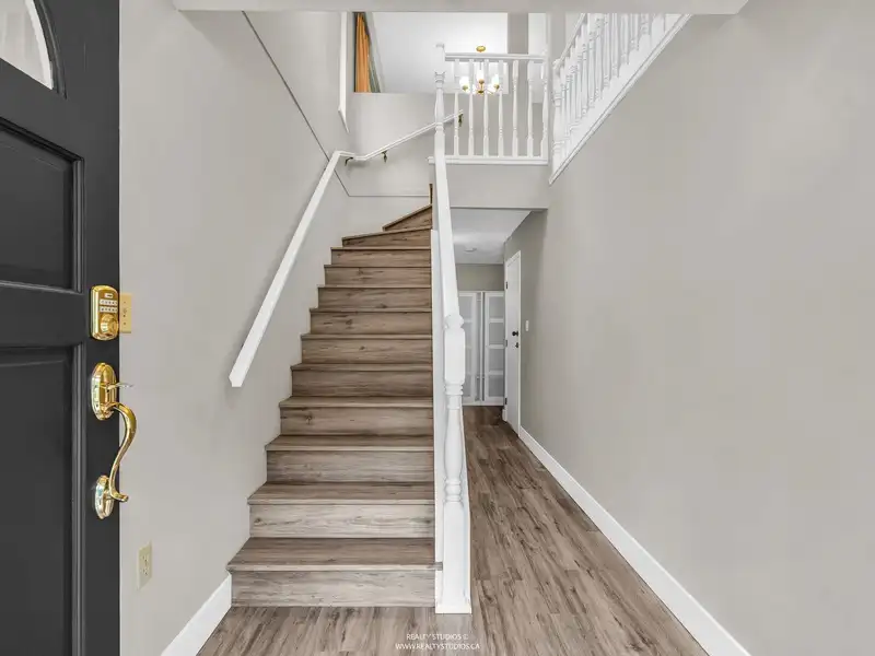 859 E 17TH STREET - photo 2 of 35