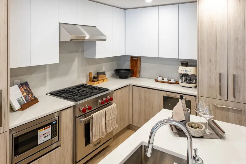 TH2 423 6TH STREET - photo 4 of 25