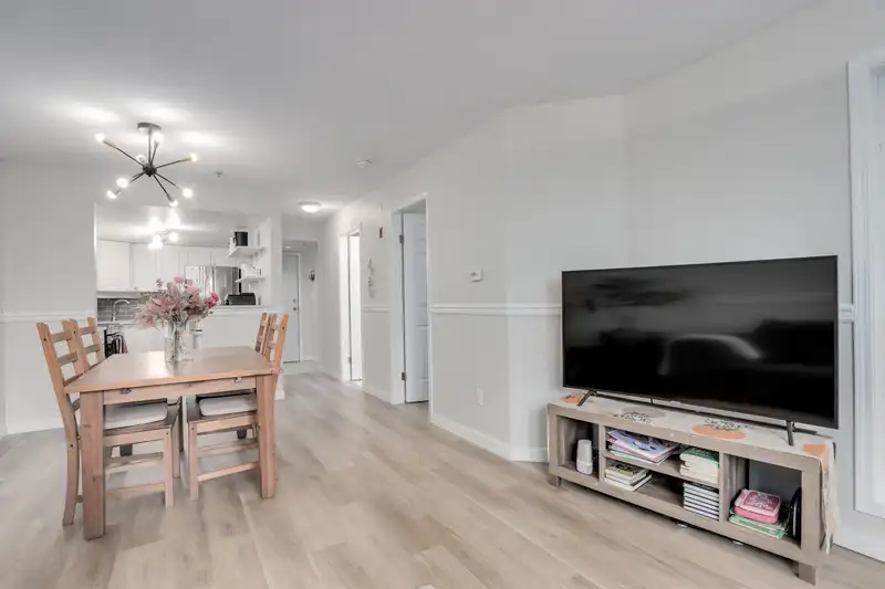 107 2485 ATKINS AVENUE - photo 3 of 23