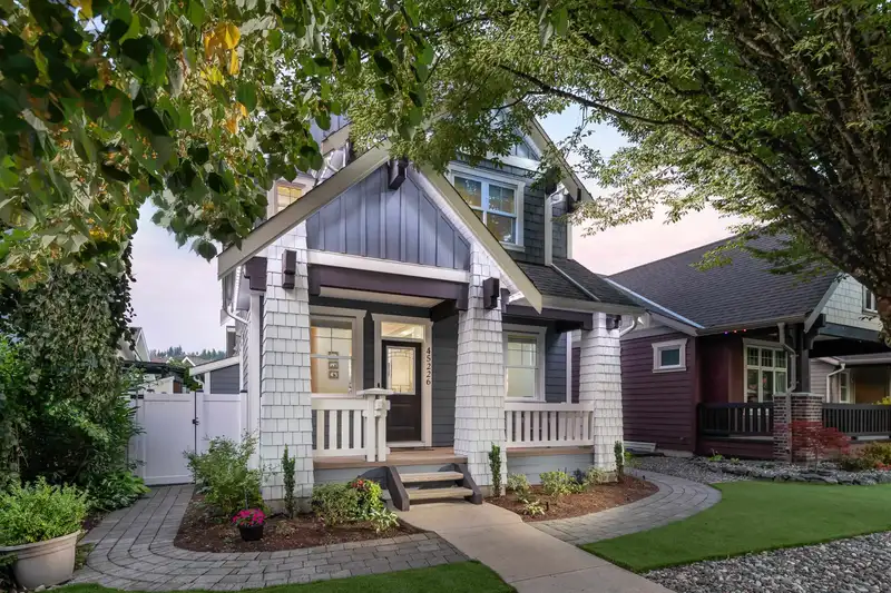45226 NICOMEN CRESCENT - photo 1 of 40