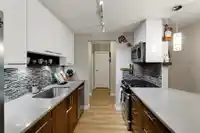 204 7377 SALISBURY AVENUE - thumbnail 10
