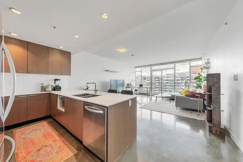 906 221 UNION STREET - photo 1 of 31