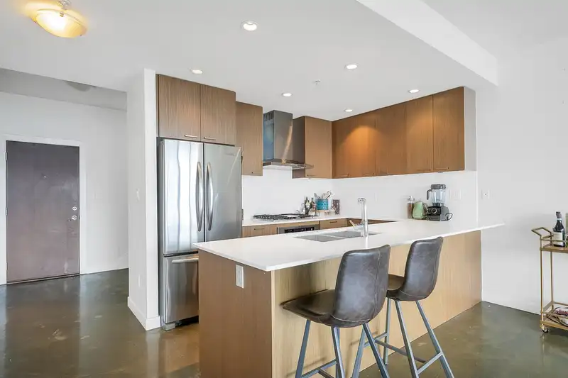 906 221 UNION STREET - photo 3 of 31