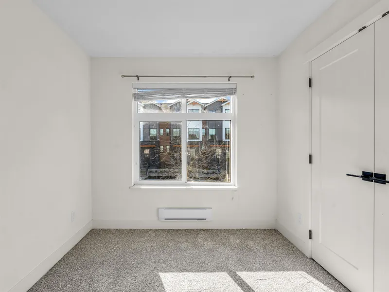 13 14057 60A AVENUE - photo 2 of 25