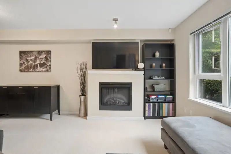 114 4723 DAWSON STREET - photo 3 of 24