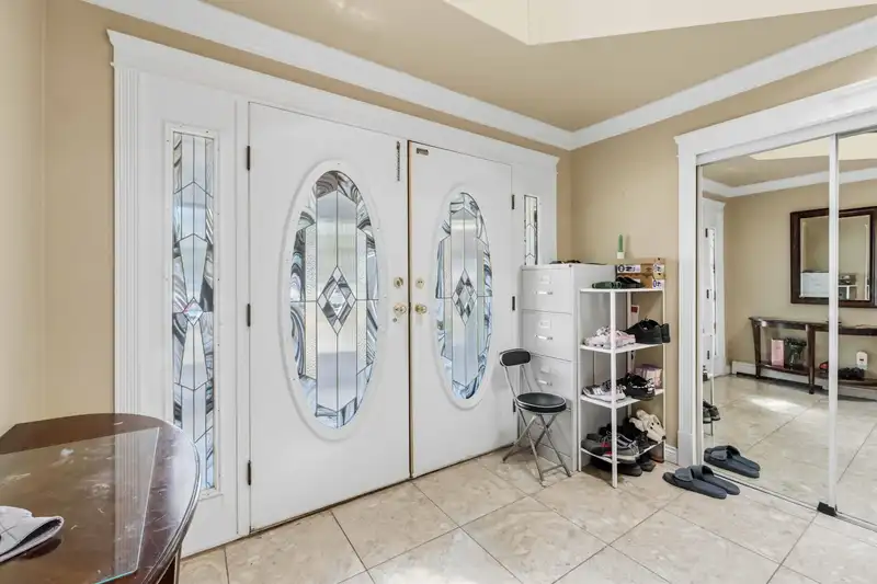 12466 76 AVENUE - photo 2 of 40