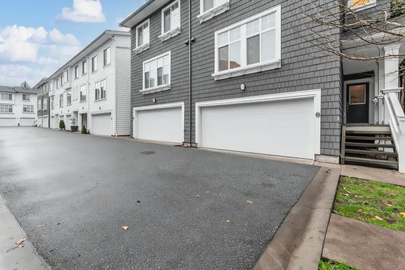 14 10433 158 STREET - photo 3 of 40