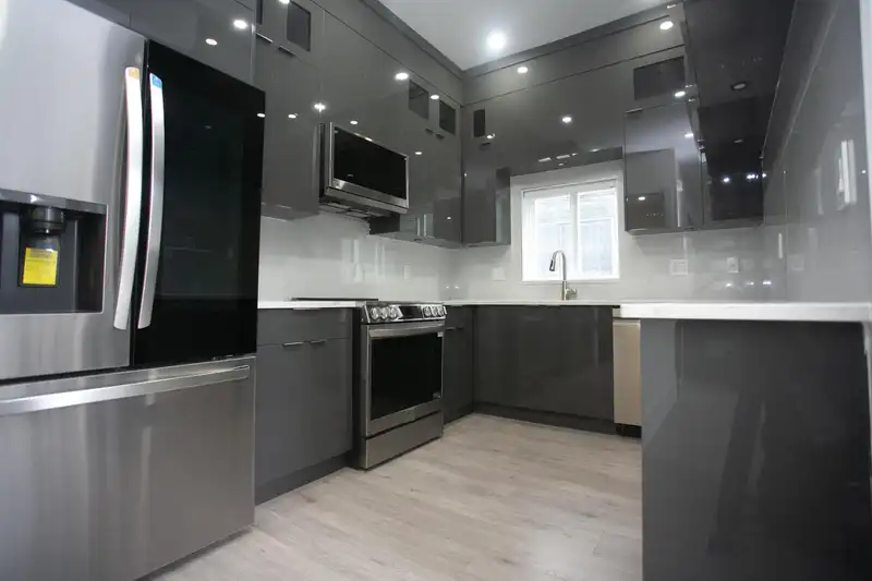 #2 3351 AUSTREY AVENUE - photo 3 of 23