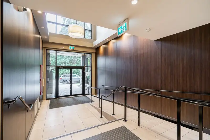 005 11077 RAVINE ROAD - photo 3 of 34