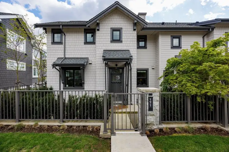 171 1310 MITCHELL STREET - photo 1 of 40