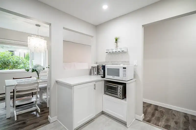103 15290 THRIFT AVENUE - photo 4 of 21