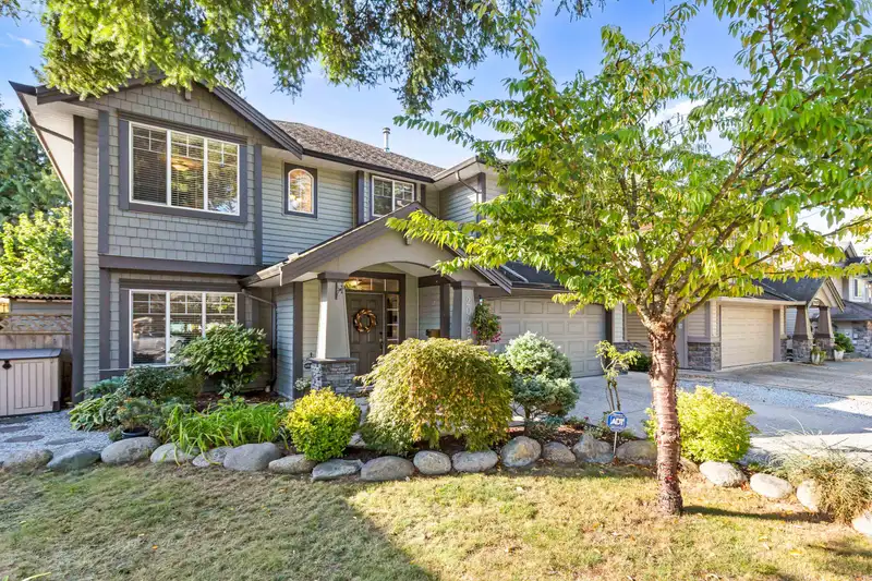 20496 123 AVENUE - photo 1 of 40