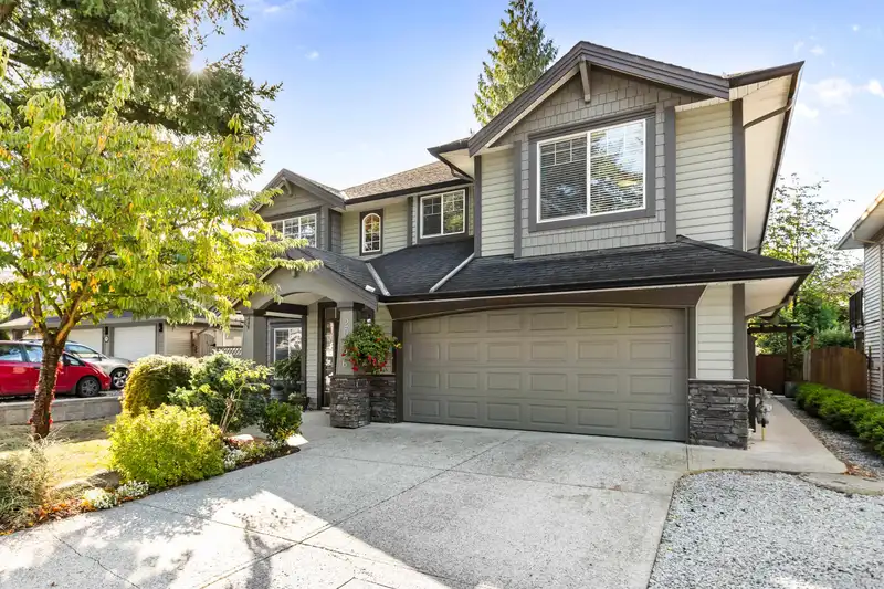 20496 123 AVENUE - photo 3 of 40