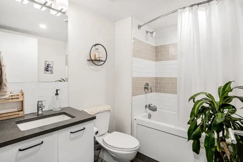 409 1519 CROWN STREET - photo 3 of 23