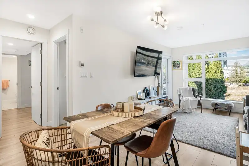409 1519 CROWN STREET - photo 4 of 23
