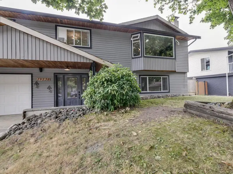 19538 120B AVENUE - photo 2 of 40