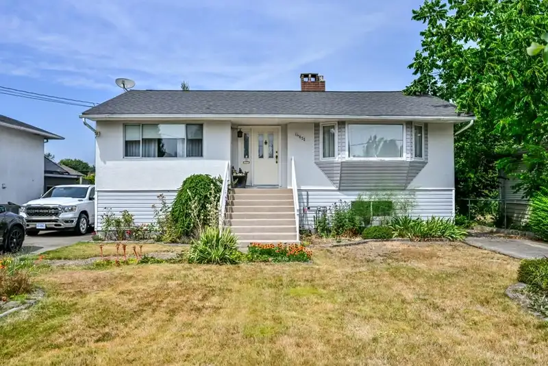 14677 111 AVENUE - photo 1 of 24