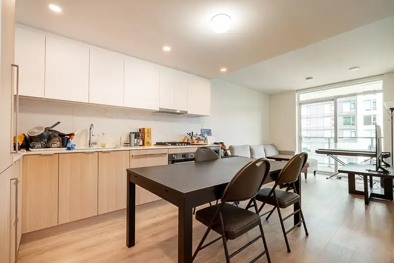 1306 308 ALDERSON AVENUE - photo 4 of 32