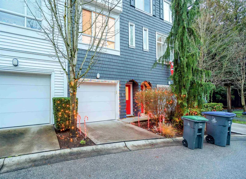 57 14955 60 AVENUE - photo 2 of 25