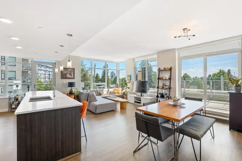 312 5077 CAMBIE STREET - photo 2 of 22