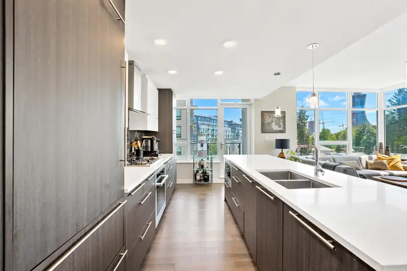 312 5077 CAMBIE STREET - photo 3 of 22