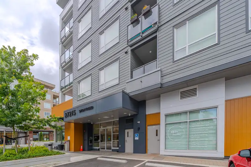 607 27215 ALDERGROVE TOWN CENTRE DRIVE - photo 3 of 26
