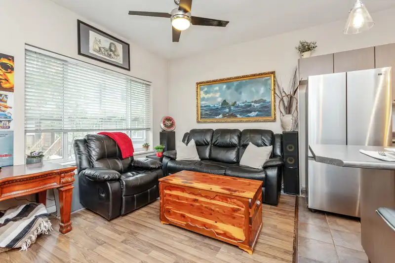 70 18701 66 AVENUE - photo 3 of 33