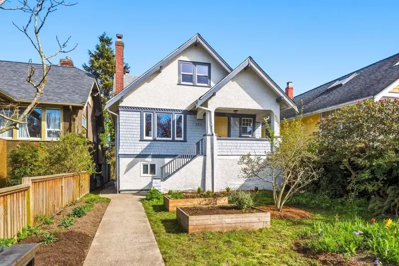 2711 TRINITY STREET - photo 1 of 39